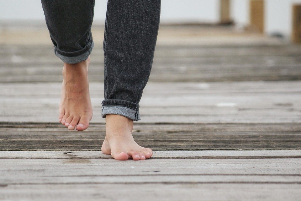 Why Your Feet Go Numb When Walking: The Shocking Truth!